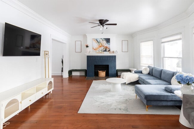 Building Photo - 1444 E 108th St Unit ID1290665P