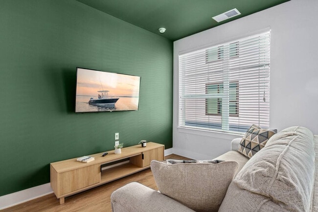 Building Photo - 2609 W Nassau St Unit ID1312503P