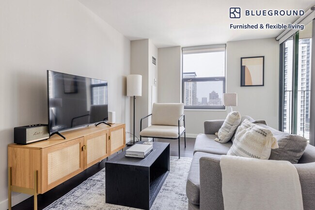 Photo - 77 W Huron St Unit SI FL21-ID1259