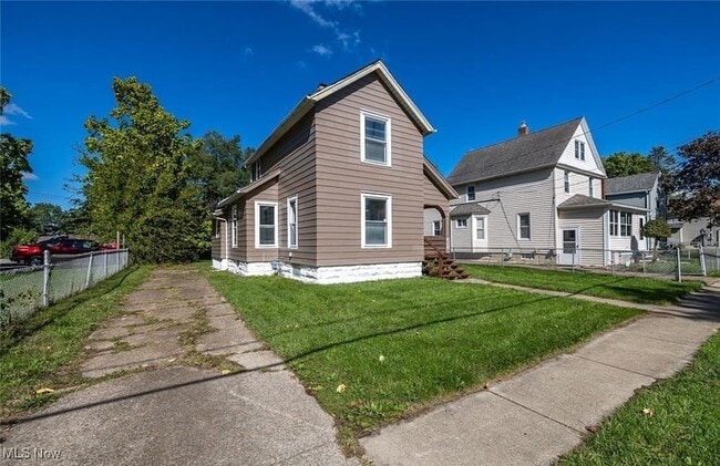 Photo - 353 S Maple St