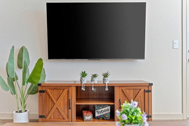 Photo - 711 W Broadway Rd Unit ID1366982P