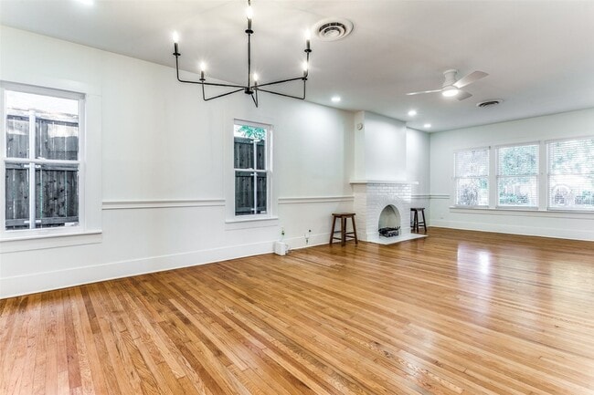 Photo - 4601 Pershing Ave