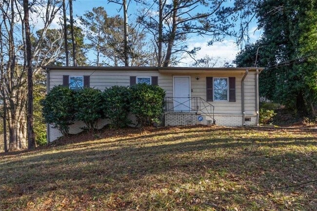 Building Photo - 2361 Swallow Cir SE