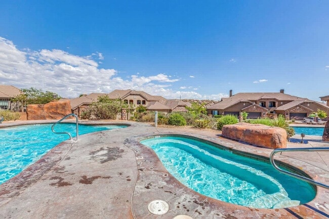 Photo - 1922 N Pebble Beach Dr Unit ID1389631P