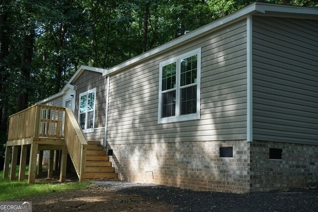 Photo - 210 Woodland St