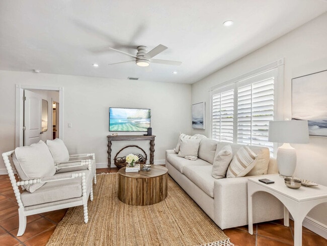 Building Photo - 510 106th Ave N Unit ID1387169P