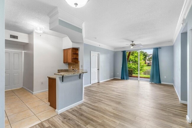 Photo - 10106 Myrtlewood Cir W