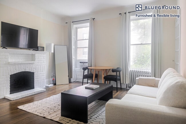 Photo - 26 Jane St Unit FL3-ID1973