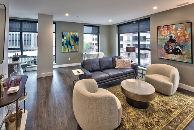 Building Photo - 260 East Broad