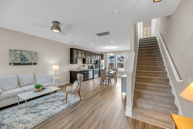 Photo - 146 Winding Branch Dr