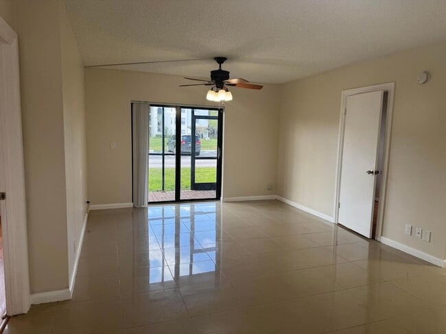 Photo - 3710 N Pine Island Rd Unit 122