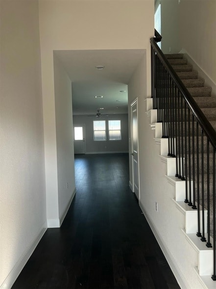 Photo - 15501 Ellinger Dr