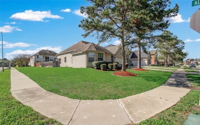 Photo - 226 Elana Ln