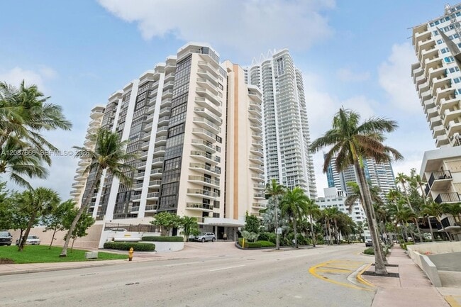 Building Photo - 6423 Collins Ave Unit 1201