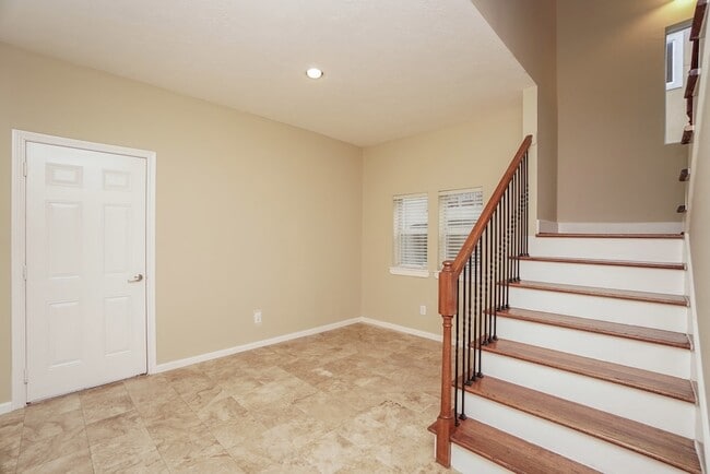 Photo - 5730 Kansas St Unit B