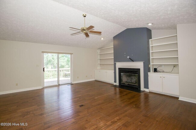 Photo - 1205 Greenbriar Dr