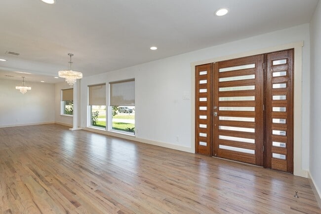 Photo - 5710 Forest Ln