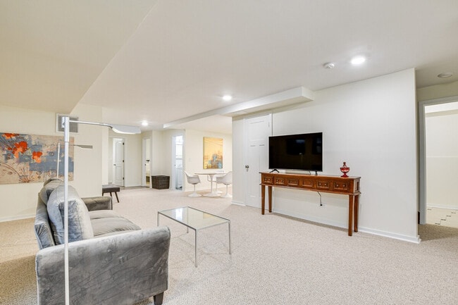 Photo - 3975 S Ellis Ave Unit ID1306702P