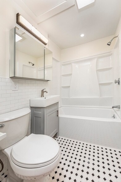 Photo - 108 Washington St Unit 2