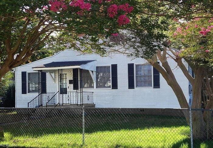 Photo - 3313 Downes St