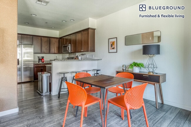 Photo - 2073 Kiwi Walkway