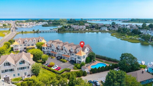 Building Photo - 10 Watersedge