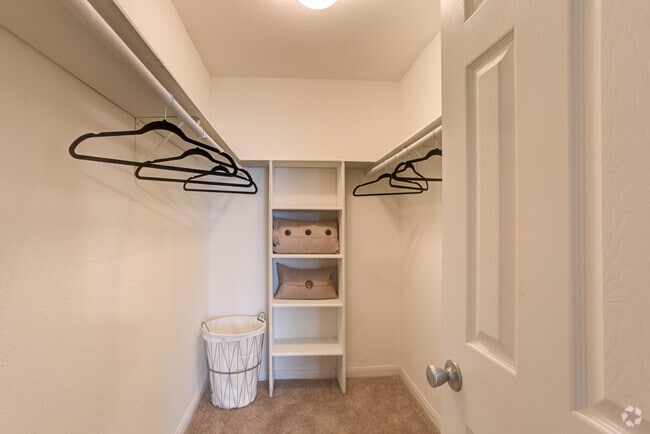 Closet - The Abbey at Briar Forest
