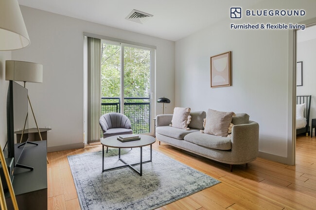 Building Photo - 320 D St Unit FL2-ID1255