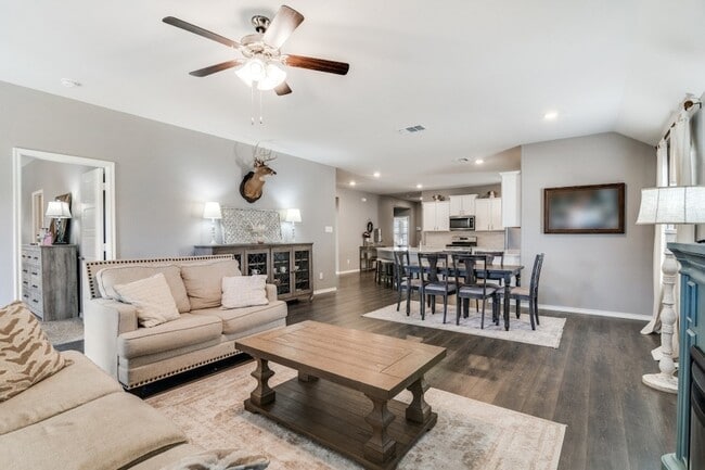 Photo - 158 Coyote Trl