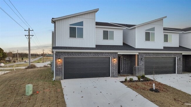 Photo - 1851 Lapis Ave