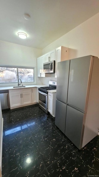 Photo - 106-31 156th St