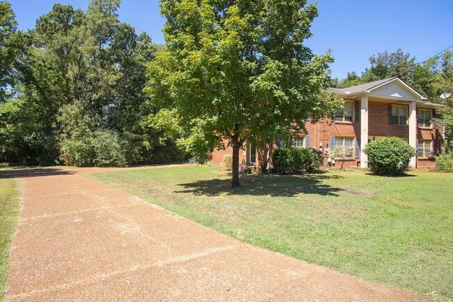 Photo - 718 Holder Dr