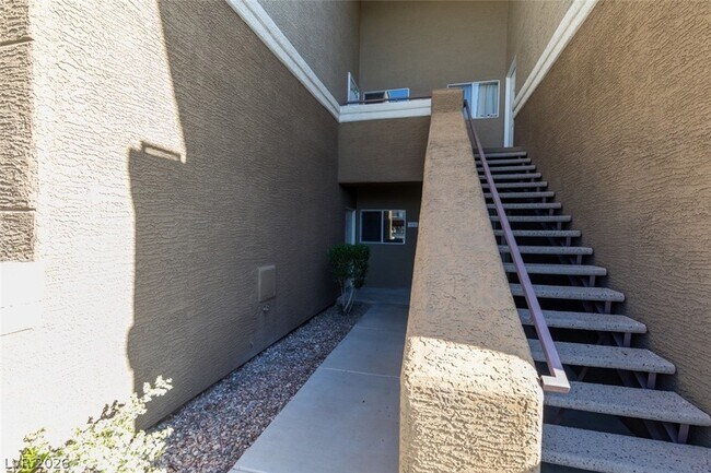 Photo - 8070 W Russell Rd Unit 1051