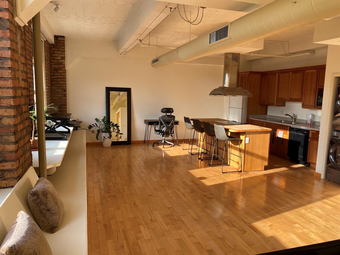 Floor Plan - 0BR/1BA 850