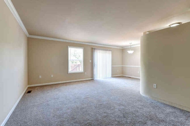 Photo - Georgetown Crossing