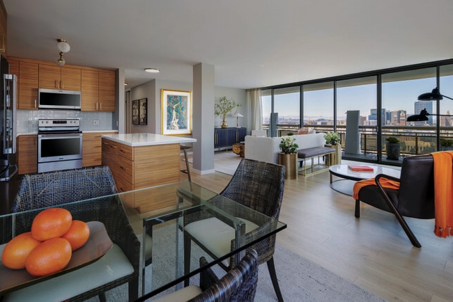 Photo - 1200 Lakeshore