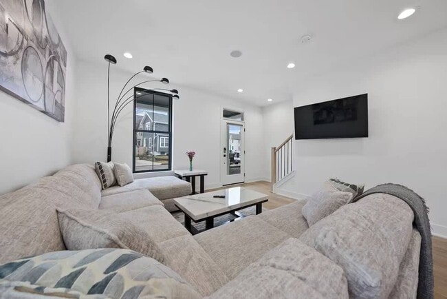 Photo - 994 N 6th St Unit ID1265652P