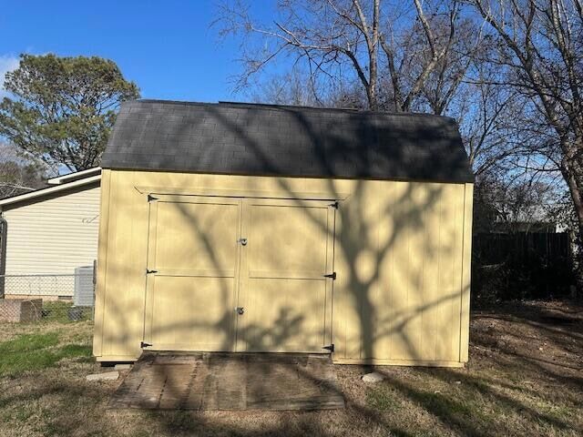 Photo - 5025 Lake Cir Dr NE