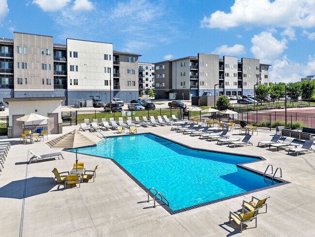 Resort Style Swimming Pool - Cityville