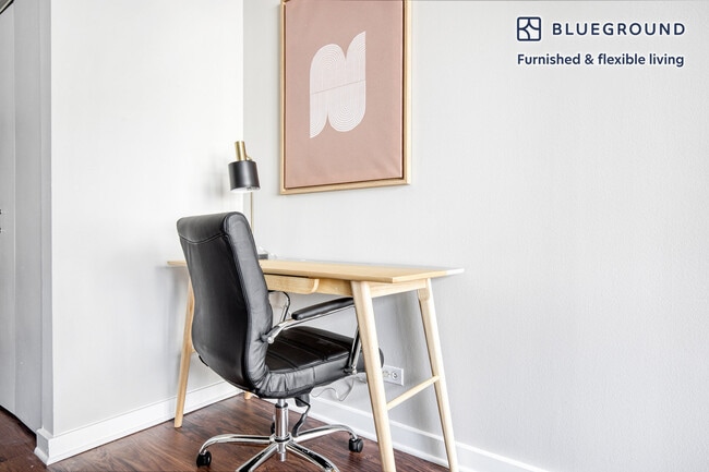 Photo - 420 E Ohio St Unit FL15-ID584