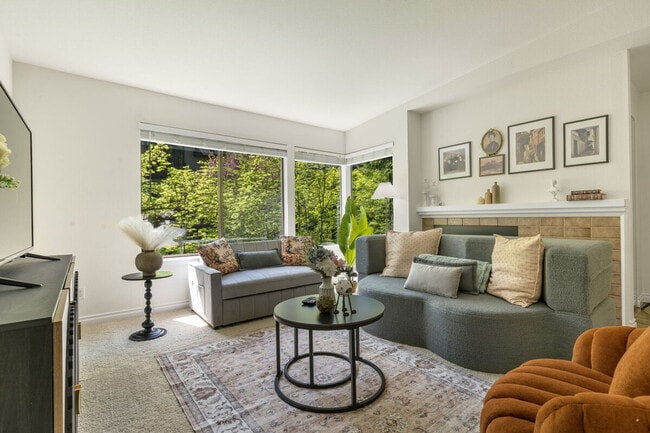 Building Photo - 1276 Bellevue Way NE Unit SI ID1225925P