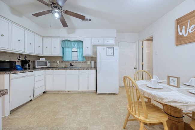 Photo - 4900 Hearthstone Dr Unit ID1043456P