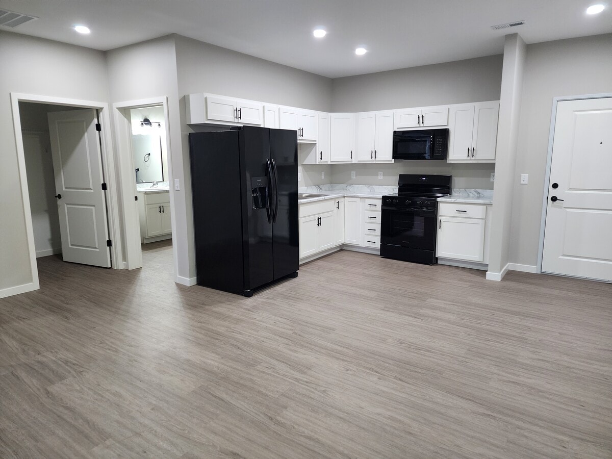 Photo - 1833 Curtis Ave