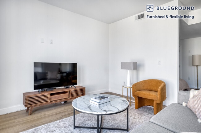 Photo - 4805 Bakman Ave Unit FL4-ID678