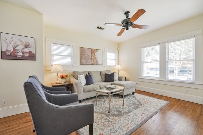 Building Photo - 1305 Beverly St Unit ID1316399P