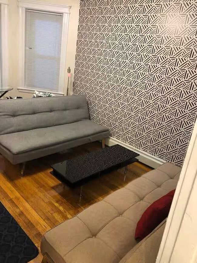 Building Photo - 109 Strathmore Rd Unit GO ID1355163P