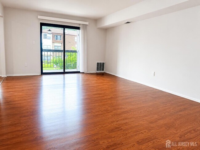 Photo - 1728 Raspberry Ct