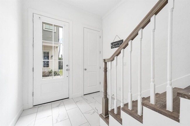 Photo - 2103 Naomi St