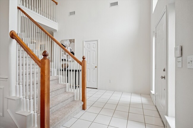 Photo - 6629 Wickliff Trail