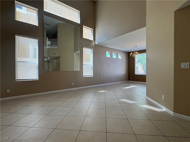 Photo - 816 Canterbury Cross Pl